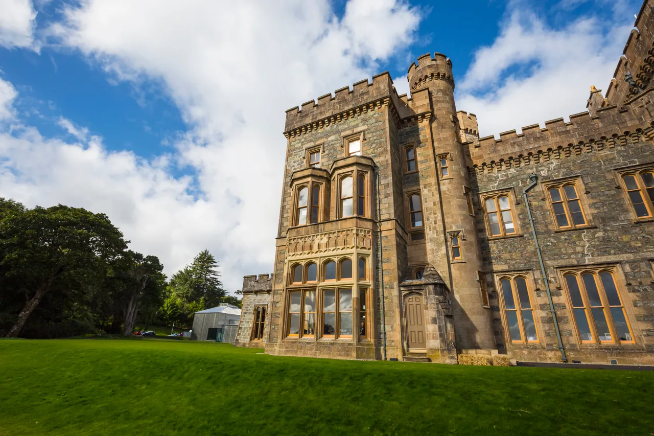 Museum & Tasglann nan Eilean, Lews Castle