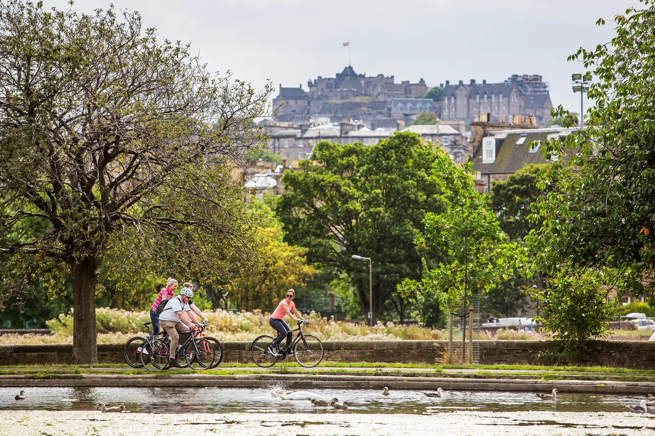 Le Tour Edinburgh
