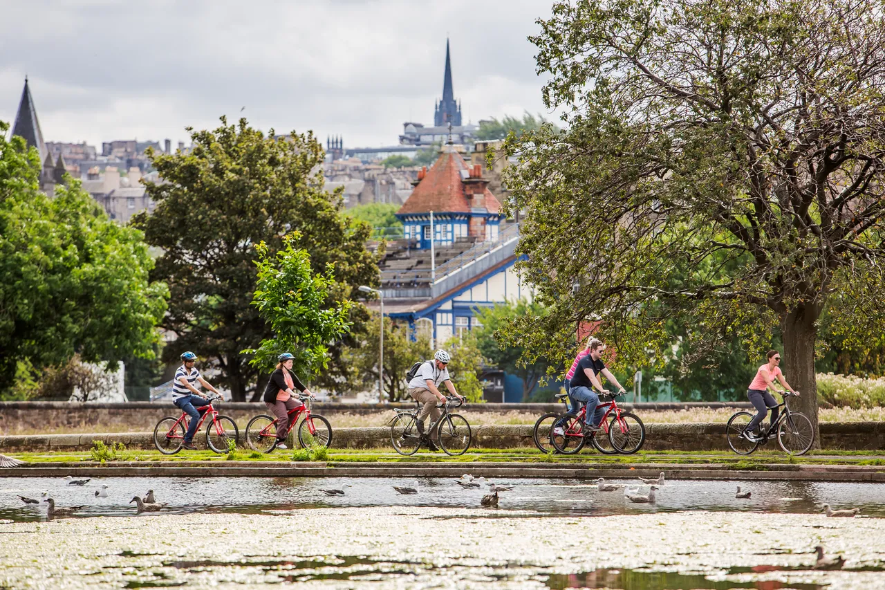 Le Tour Edinburgh