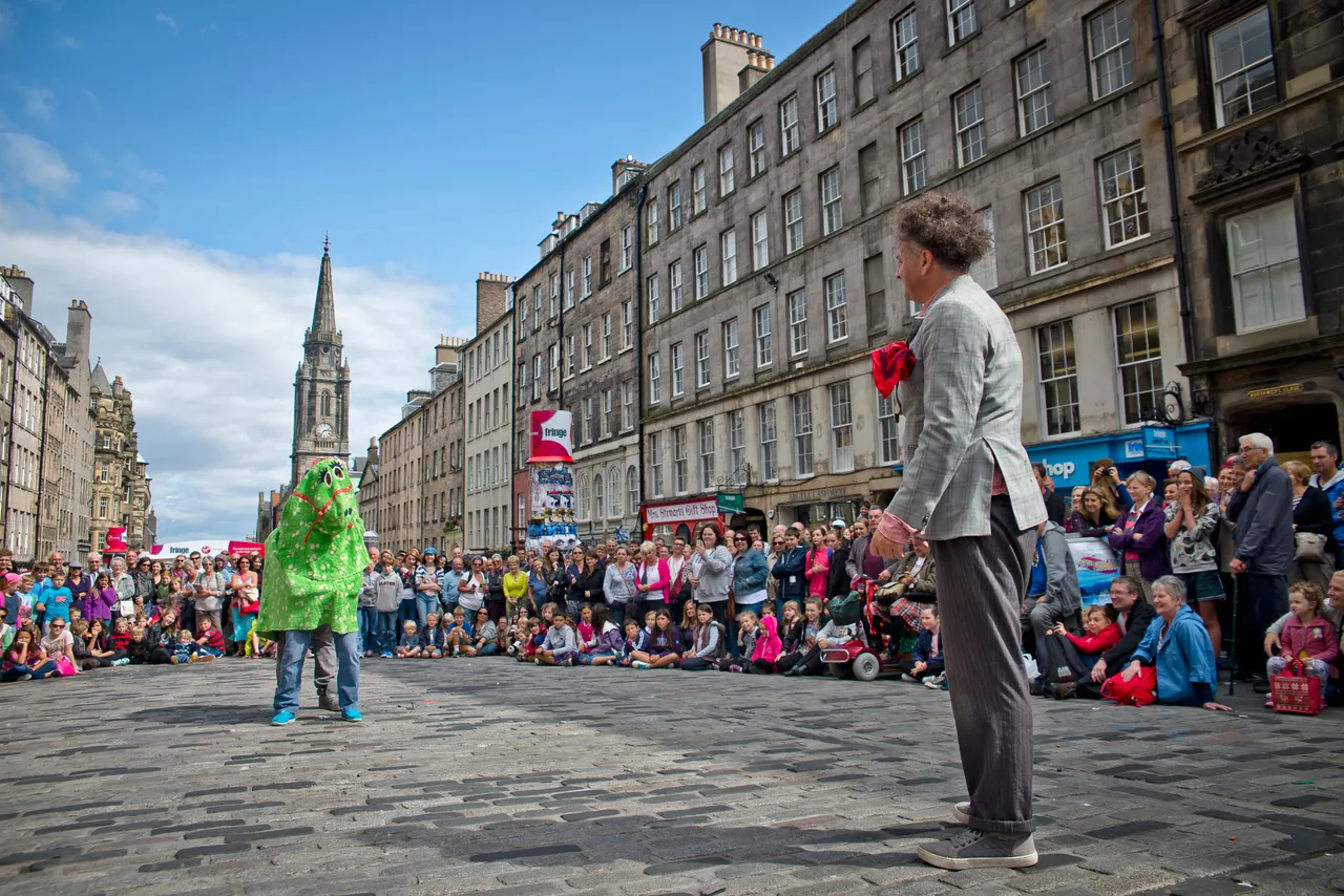 Fringe Street Performer