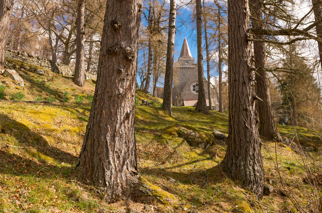 Crathie Kirk