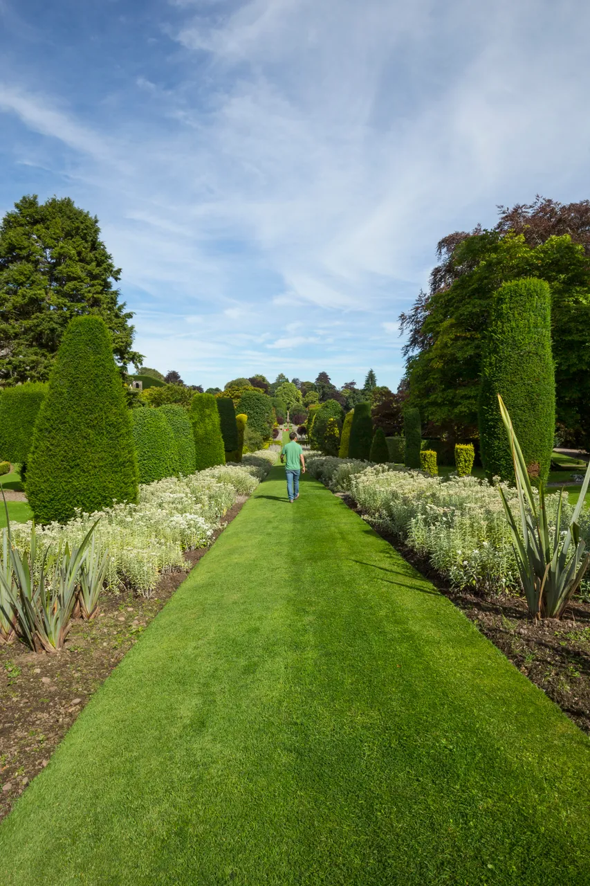 Drummond Castle Gardens