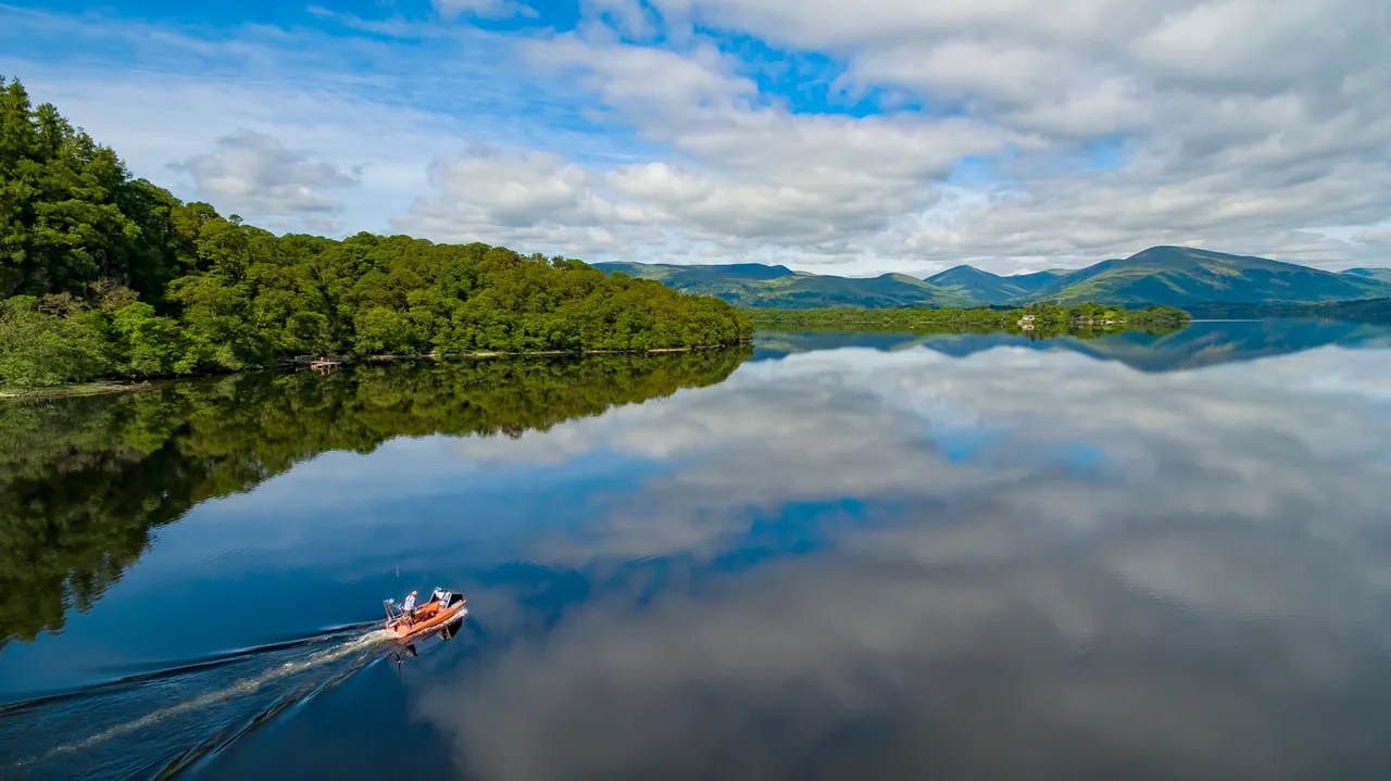 Boat on Loch Lomond