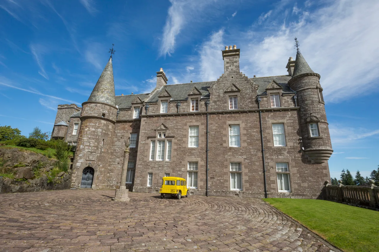 Drummond Garden and Castle