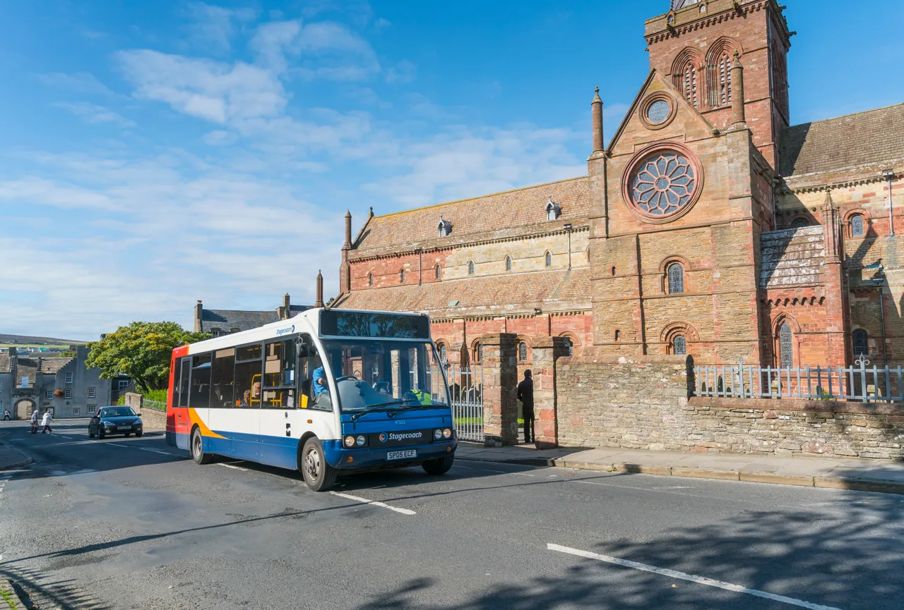 St Magnus Cathedral Bus