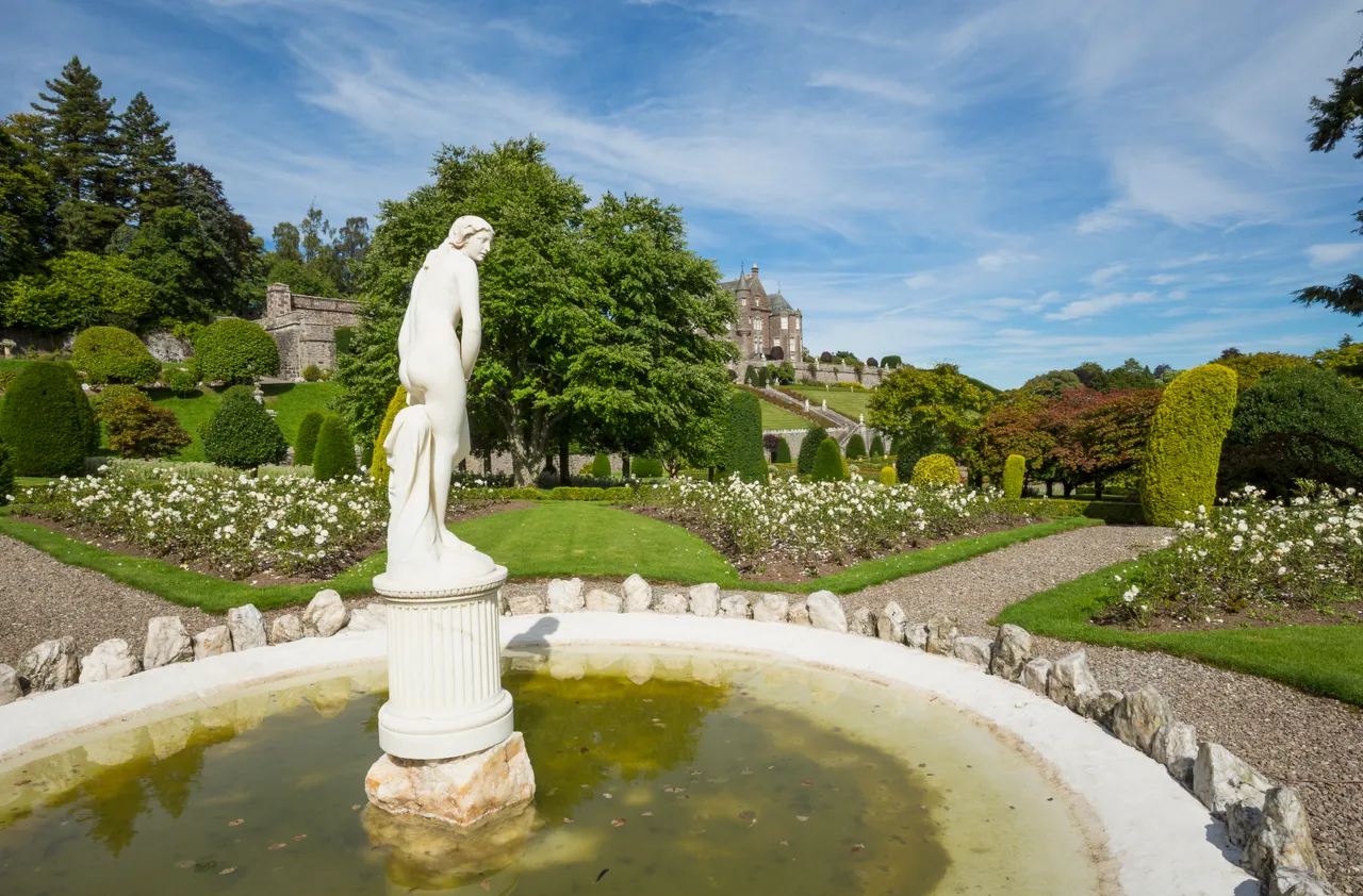 Drummond Castle Gardens