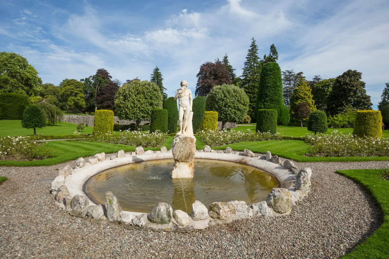 Drummond Castle Gardens