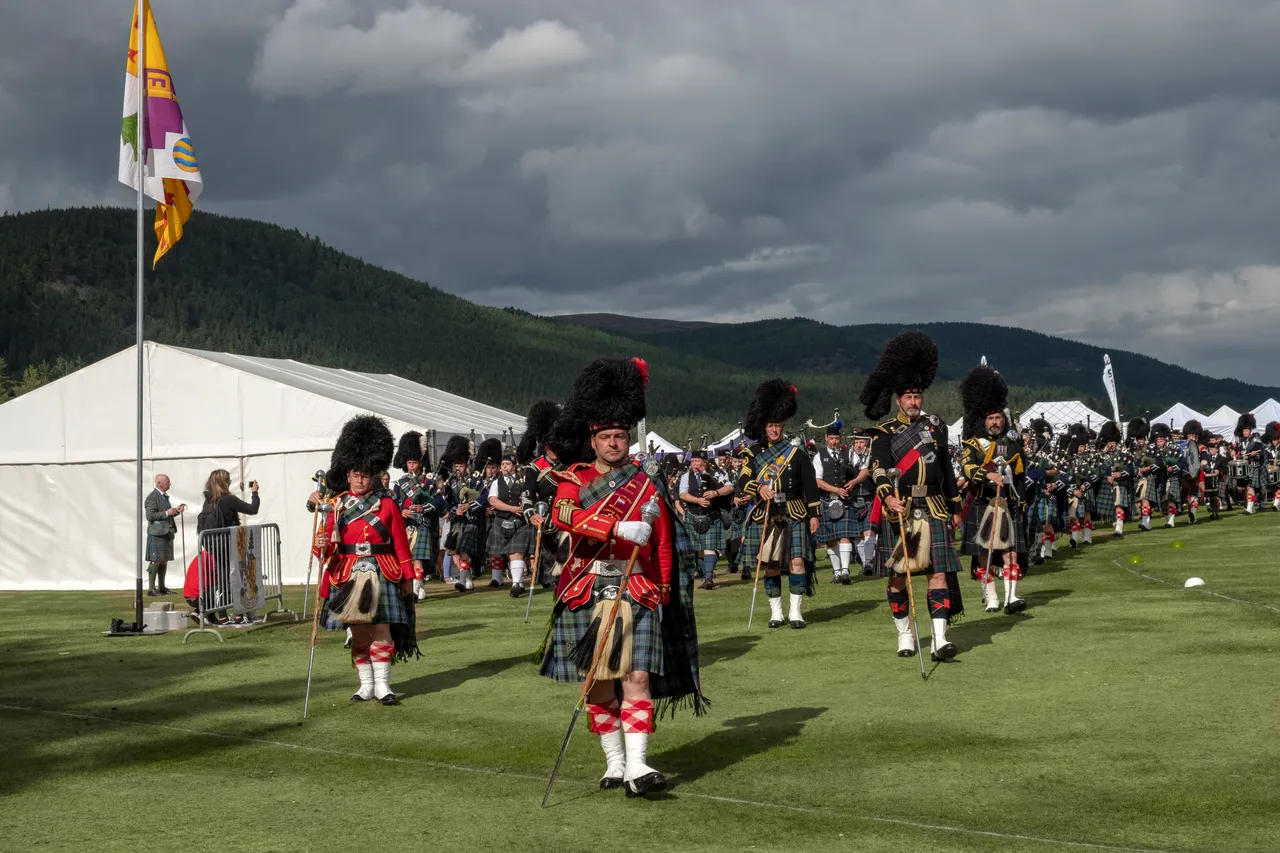 Ballater Highland Games – Pipe Band Parade