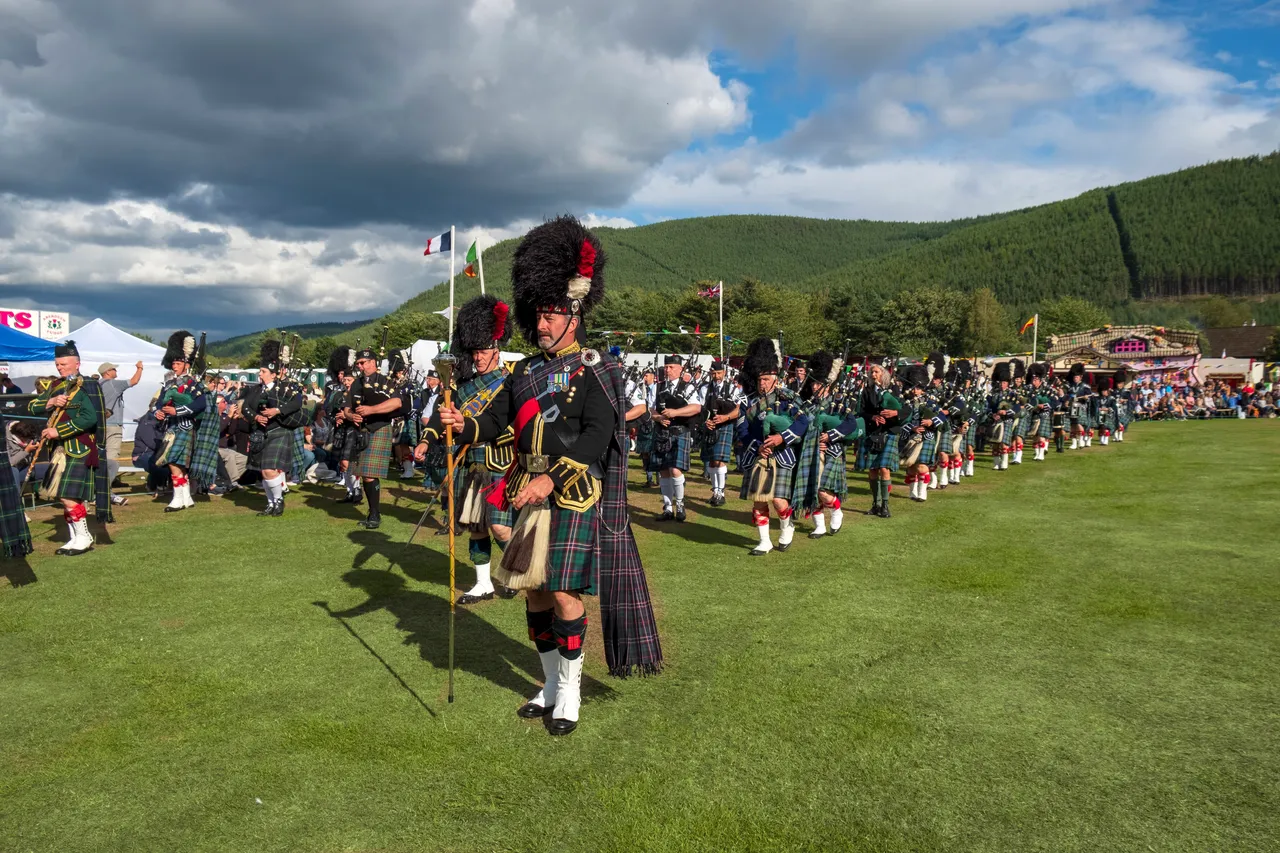 Ballater Highland Games – Pipe Band Parade