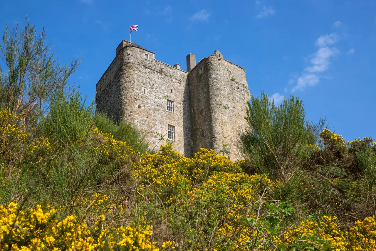Neidpath Castle