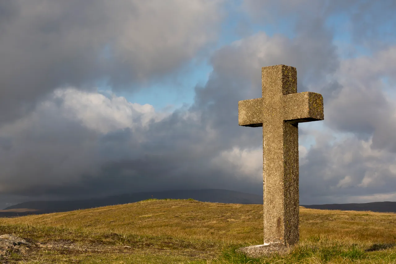 Eshaness Stone Cross & Dore Holm