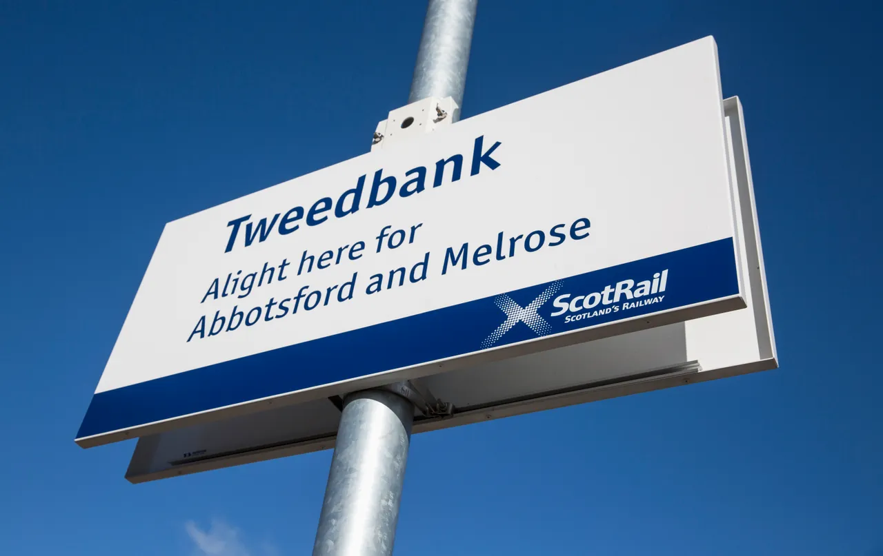Tweedbank Station