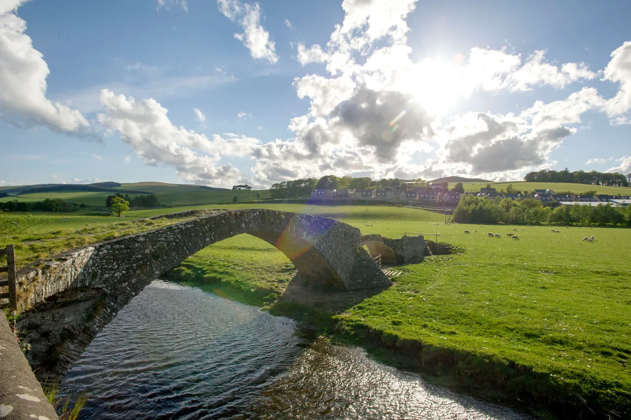 Subscription Bridge, Stow
