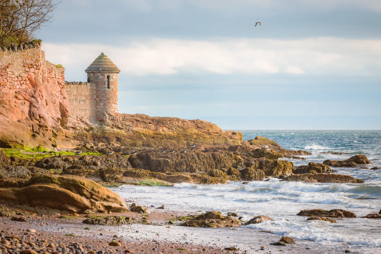 Ravenscraig Castle
