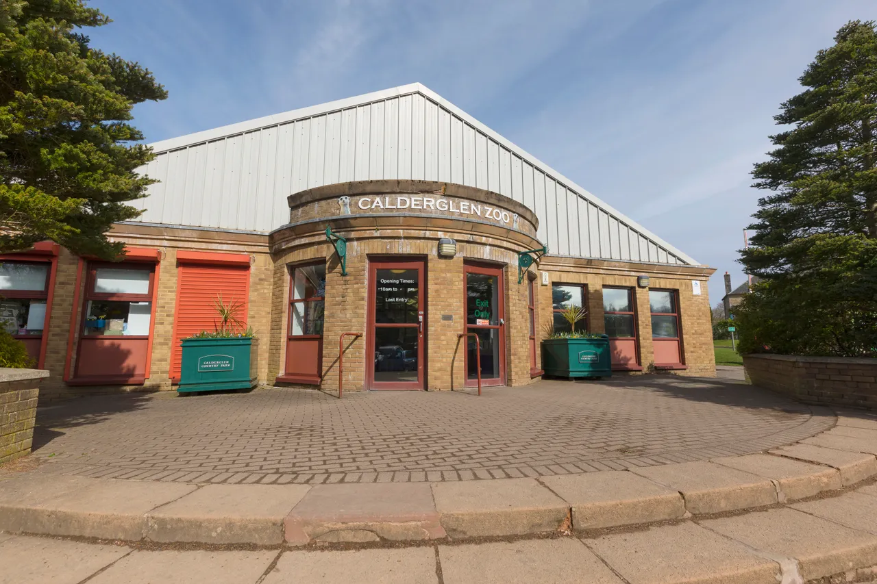 Calderglen Zoo