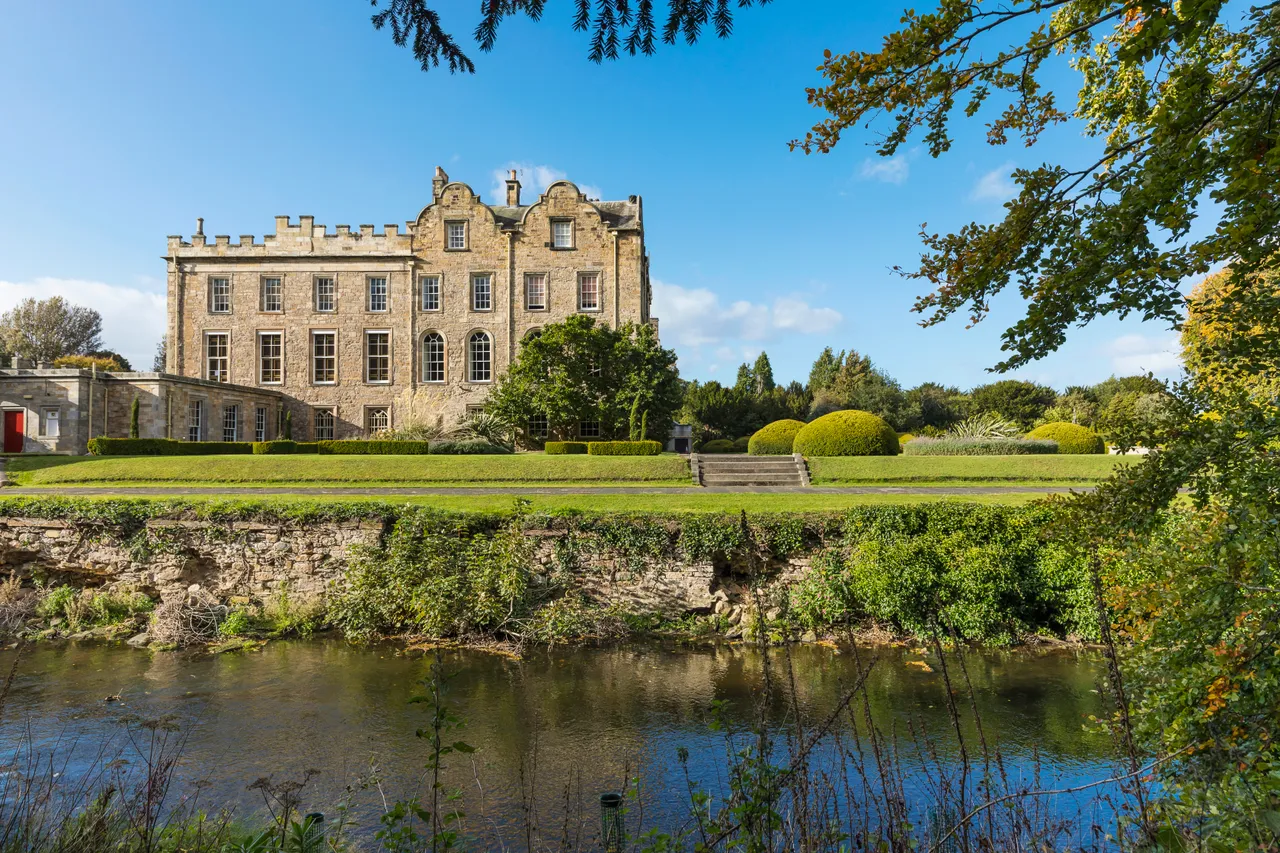 Newbattle Abbey College