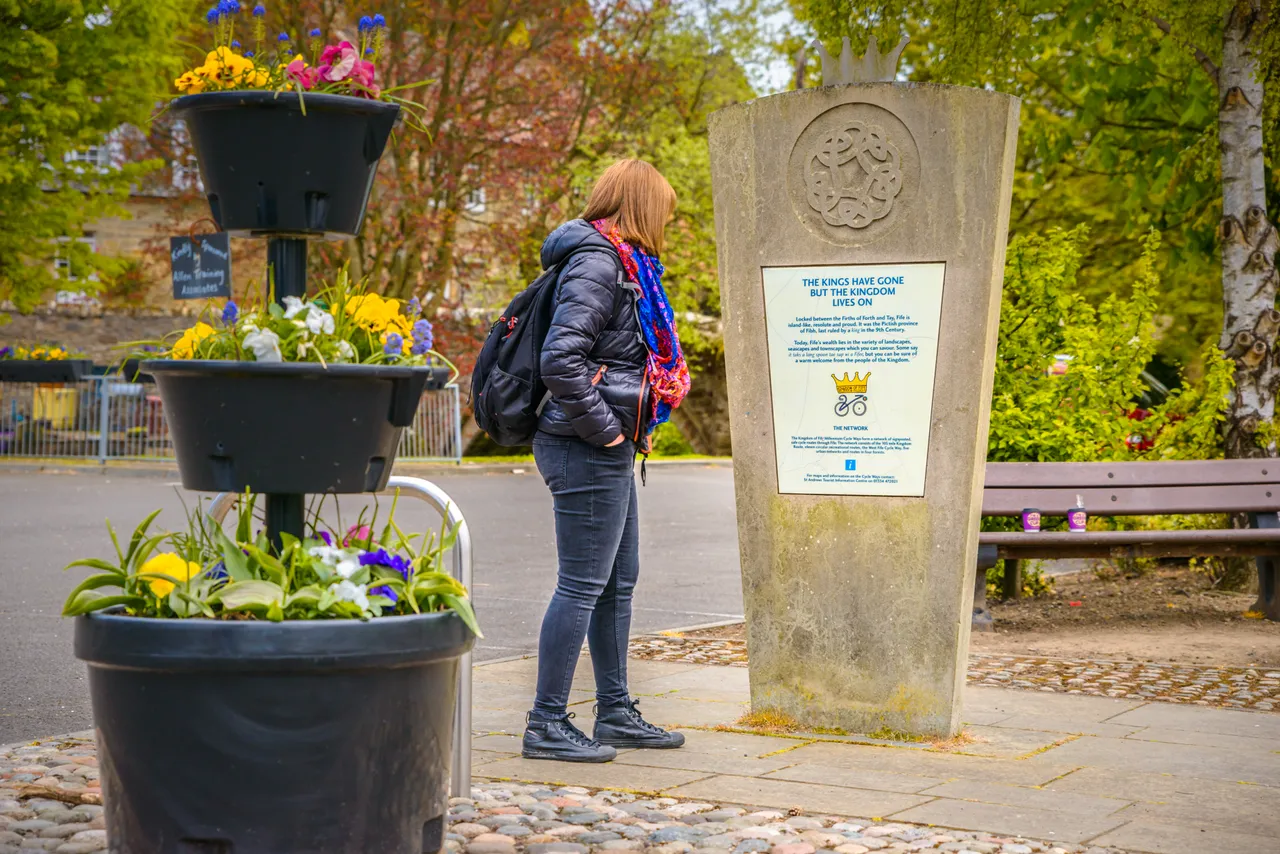Bow Butts Monument