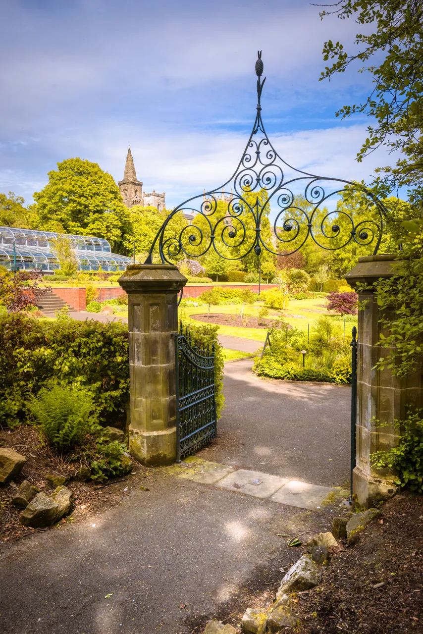 Pittencrieff Park