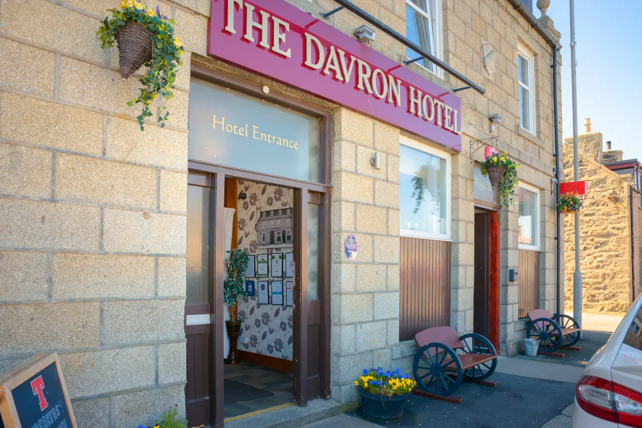 Davron Hotel