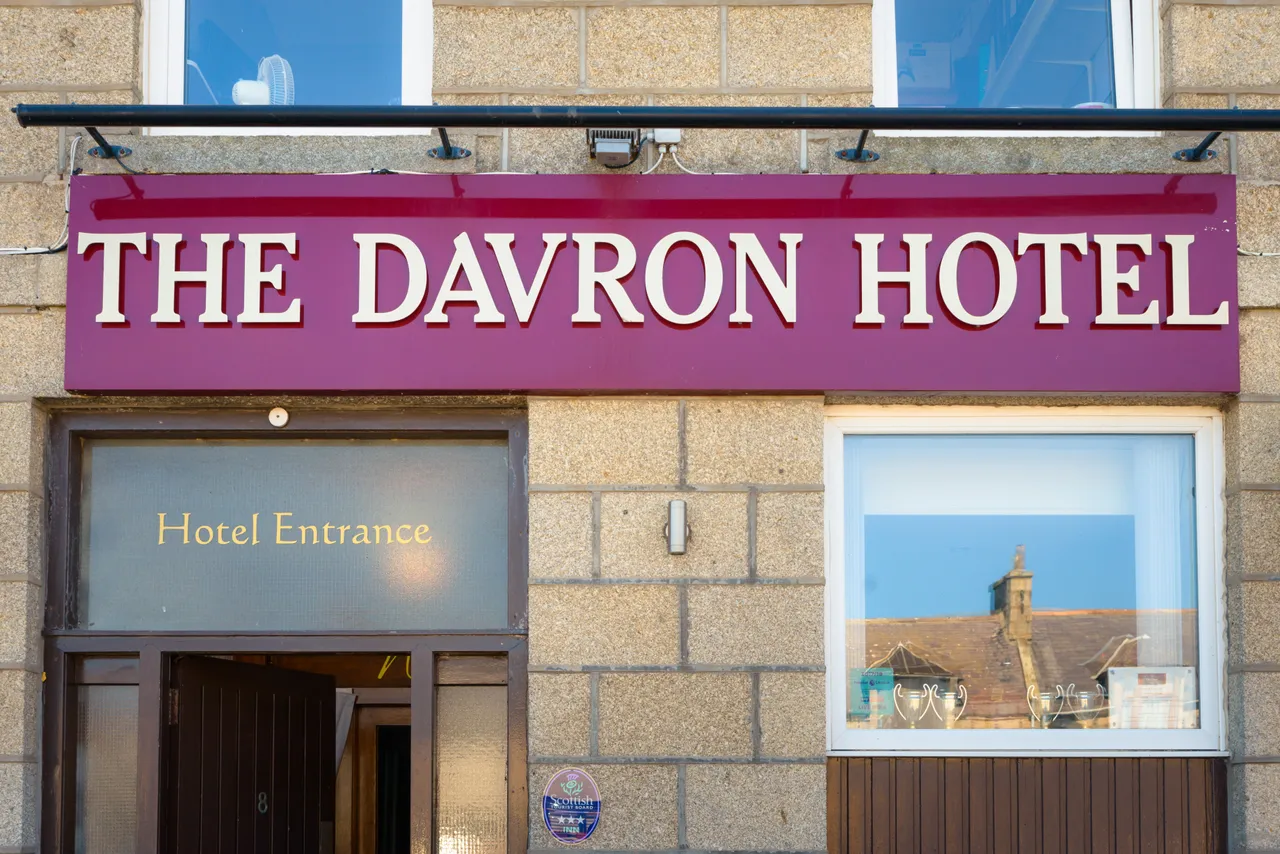 Davron Hotel