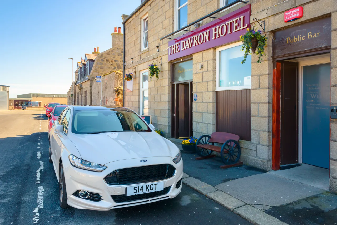 Davron Hotel