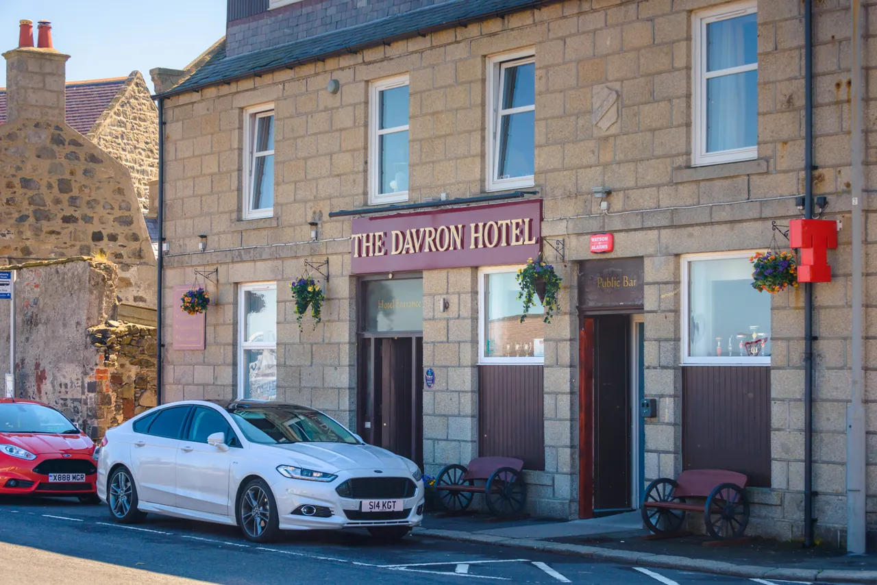 Davron Hotel