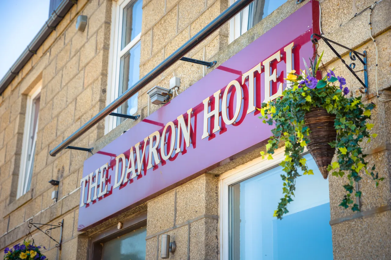 Davron Hotel