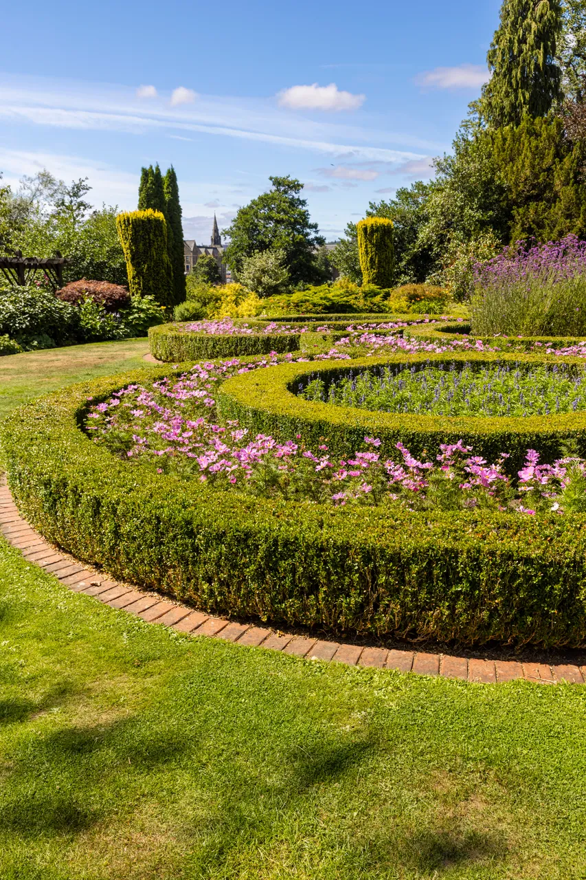 Rodney Gardens, Perth