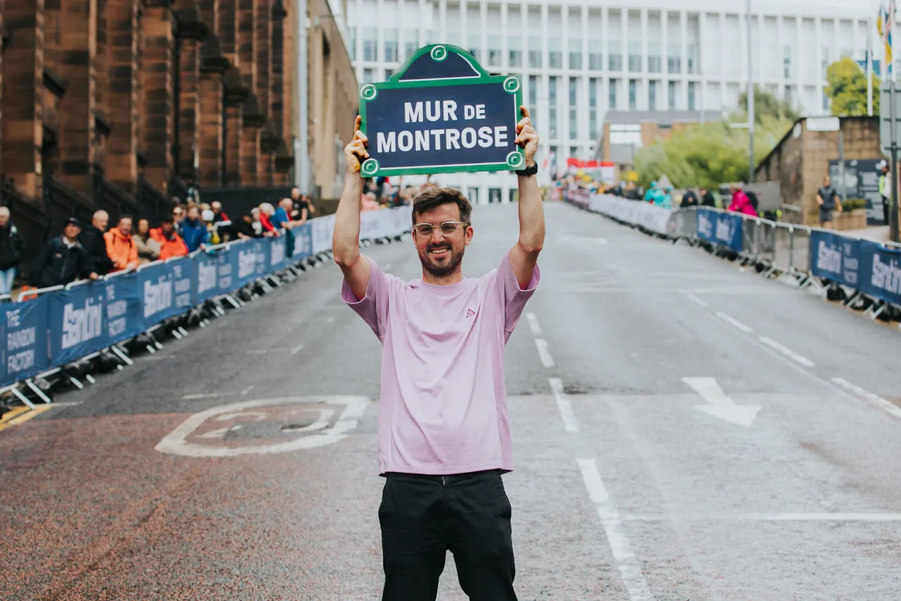 2023 UCI Cycling World Championships - Road Race Glasgow Street Signs