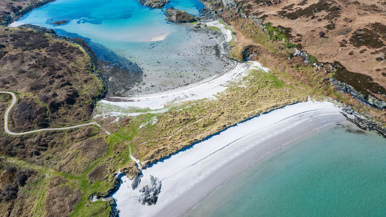 Twin Beaches (Bagh na Doirlinne & Bagh Rubha Ruaidh)