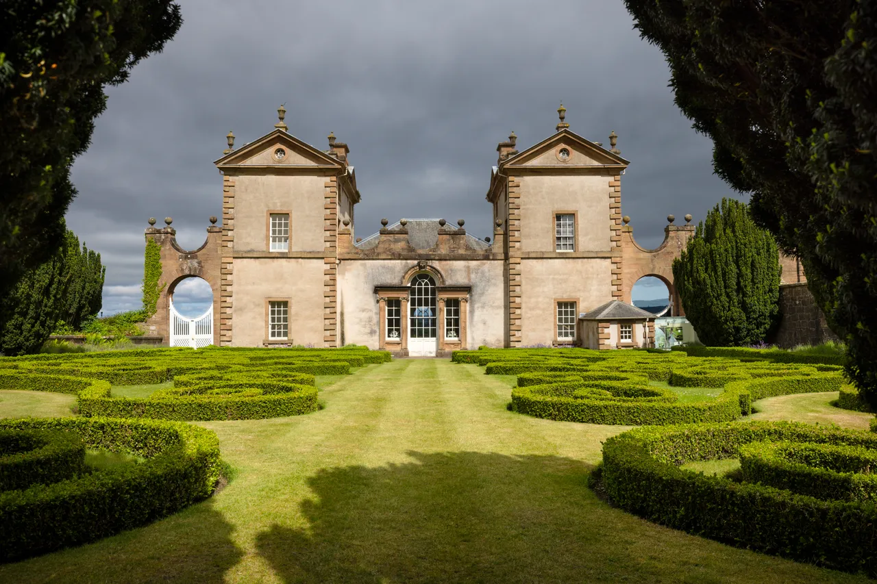 Chatelherault Country Park