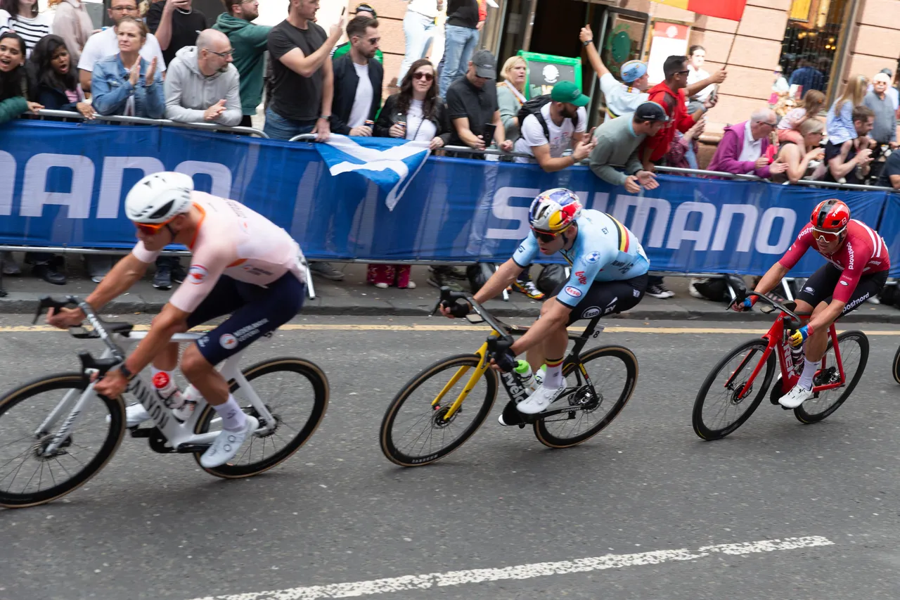 2023 UCI Cycling World Championships - Partner Branding