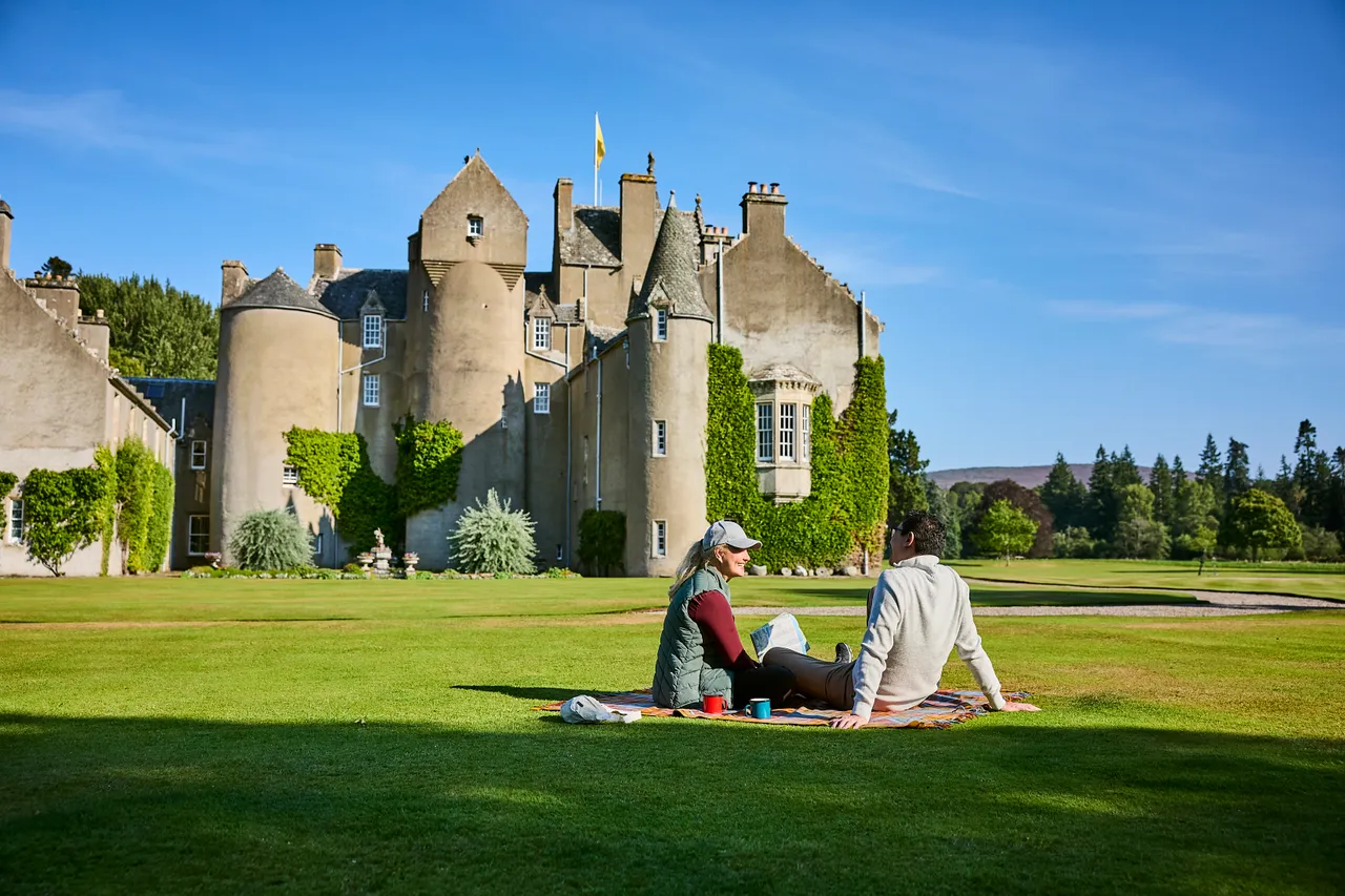 Ballindalloch Castle