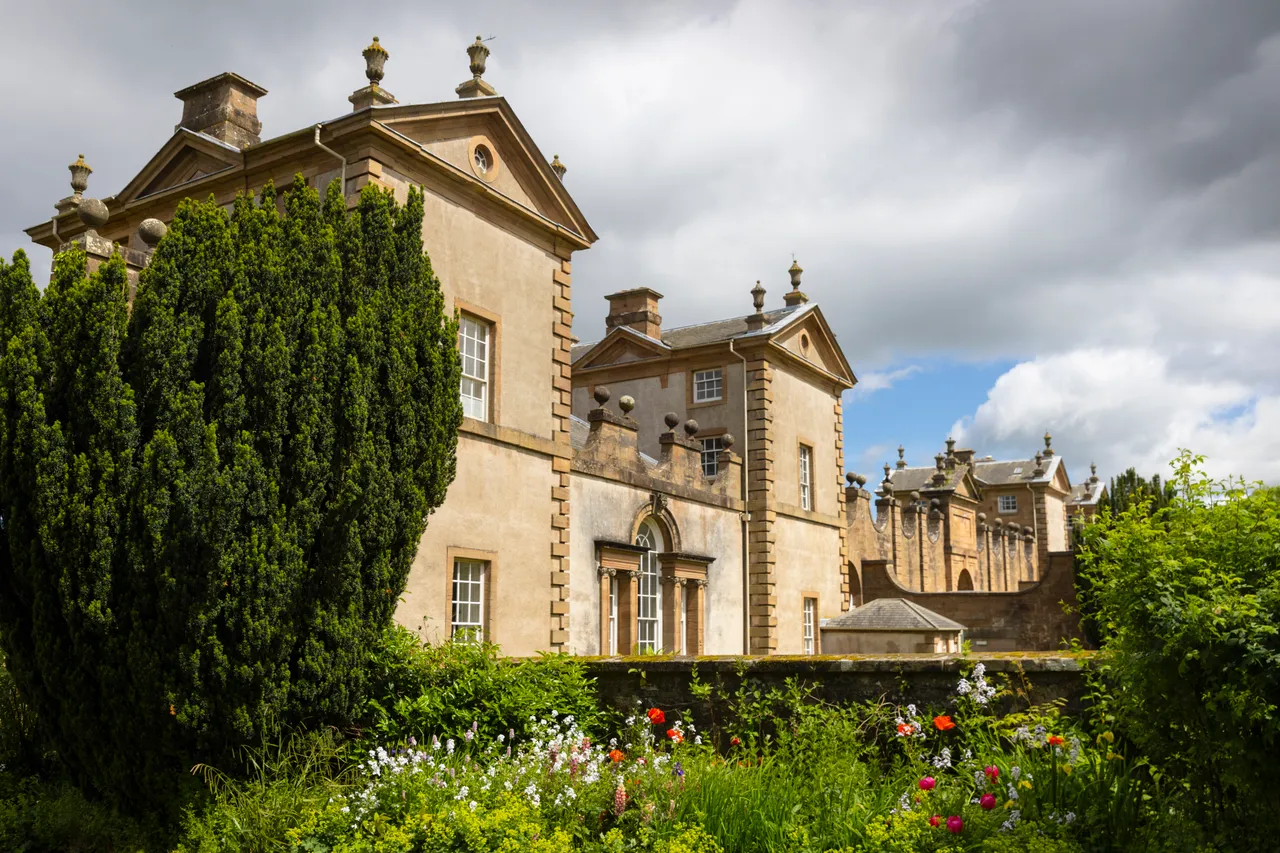 Chatelherault Country Park