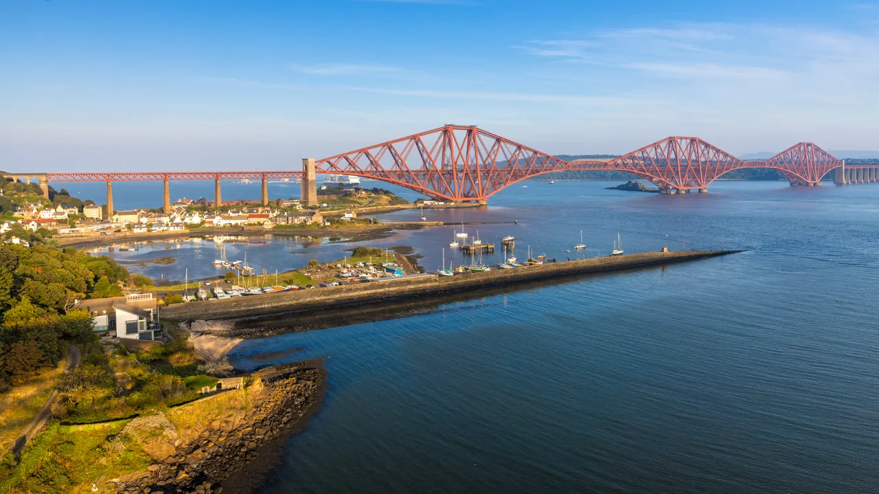 North Queensferry Viewpoint (Forth Bridge)