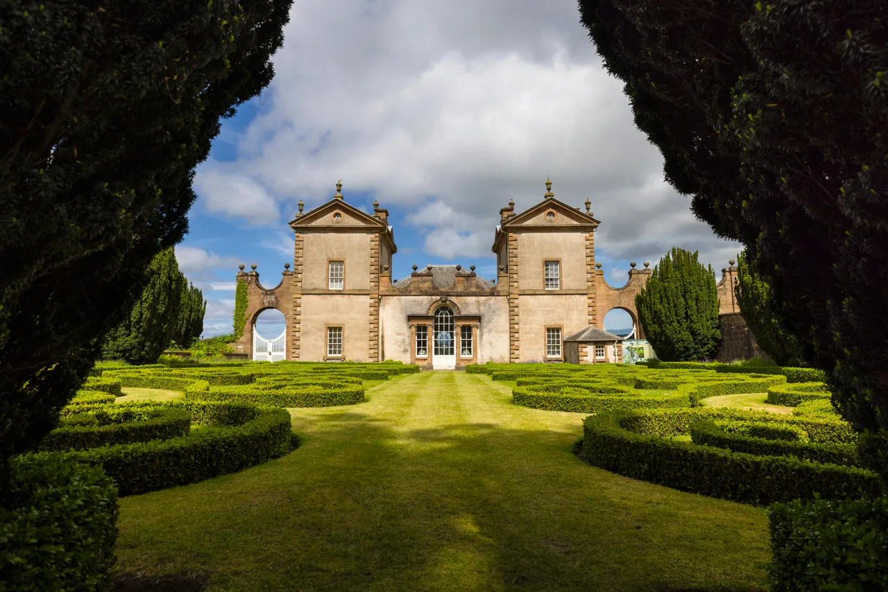 Chatelherault Country Park
