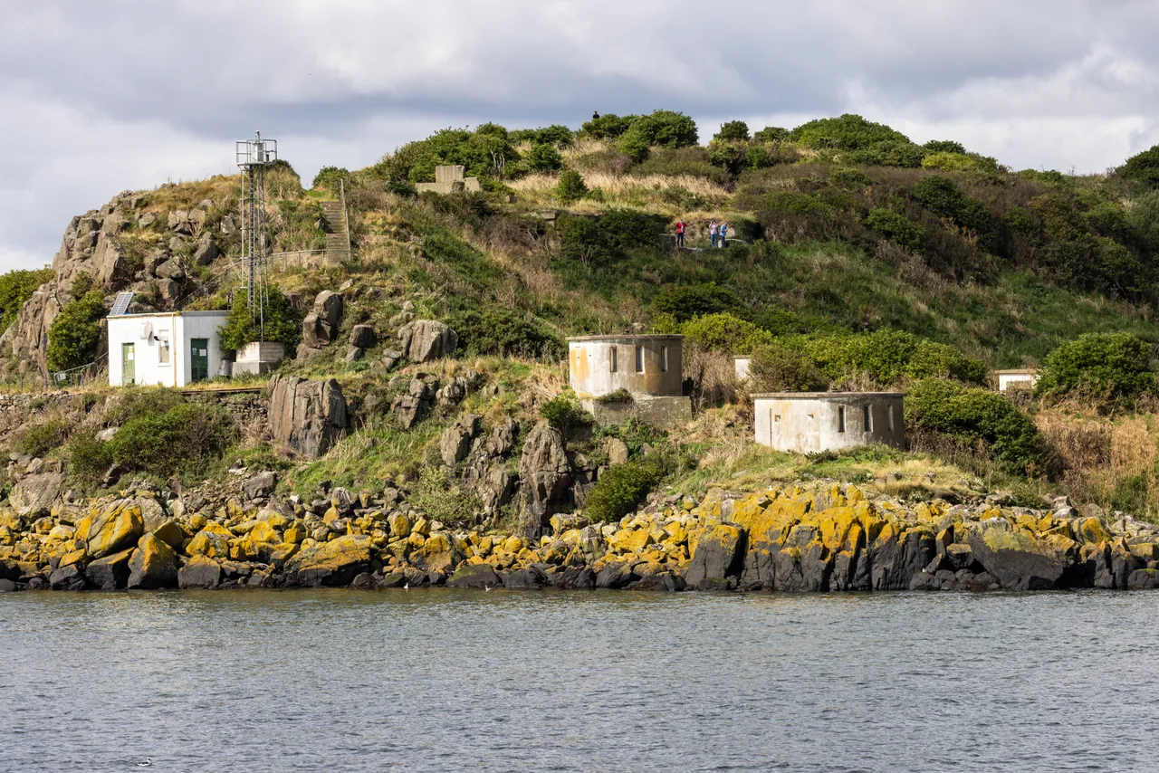 Inchcolm Island WWI and WWII Defences