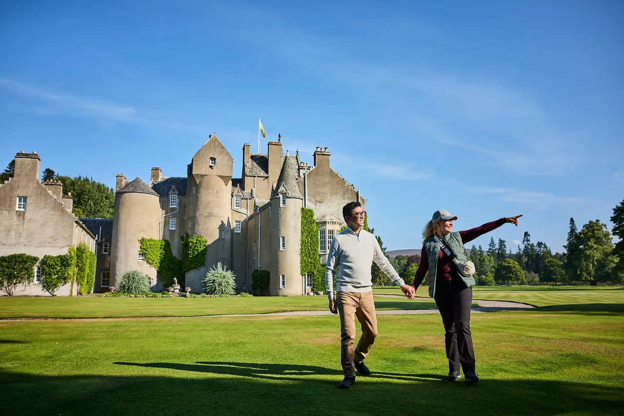 Ballindalloch Castle