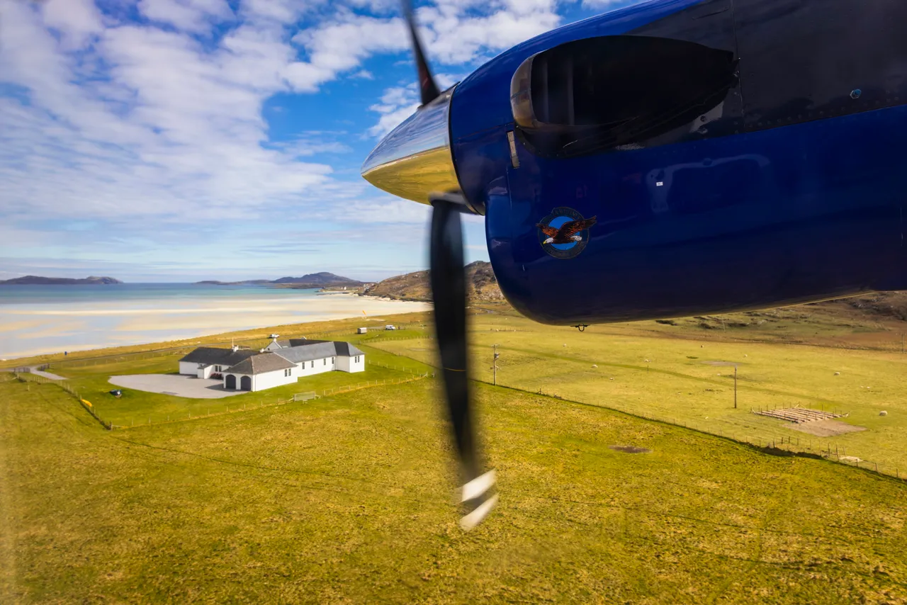 Loganair flight to Barra