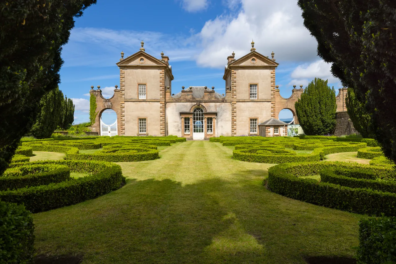 Chatelherault Country Park