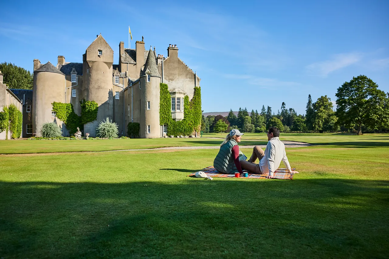Ballindalloch Castle