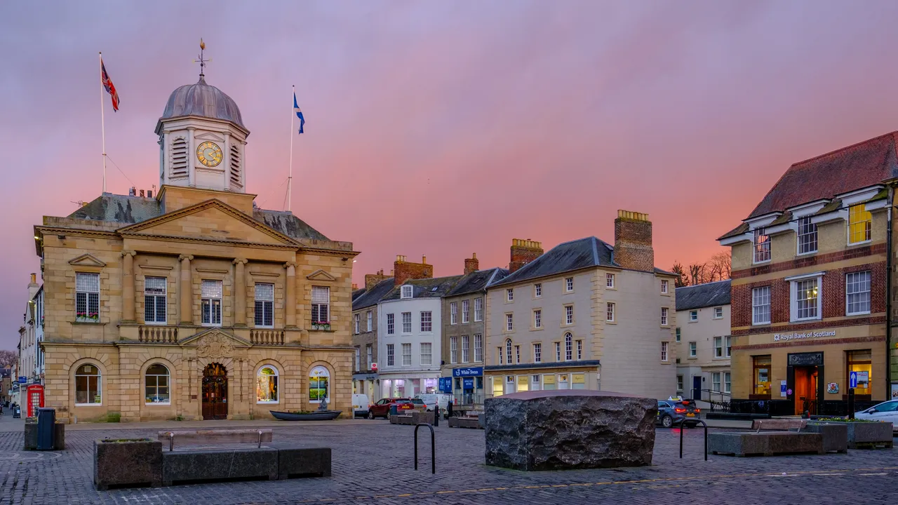 The Square, Kelso