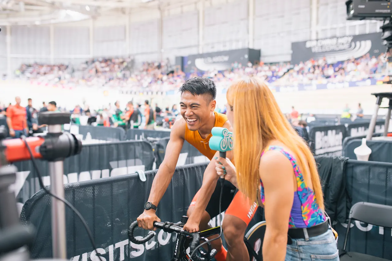 2023 UCI Cycling World Championships - Day 1 - Squiggly Bike TV