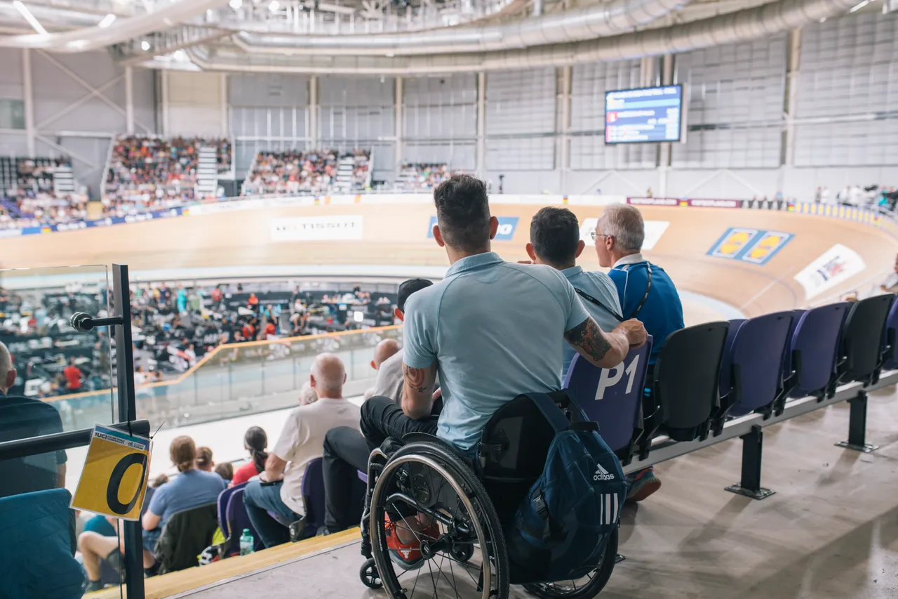 2023 UCI Cycling World Championships - Day 1 - Squiggly Bike TV