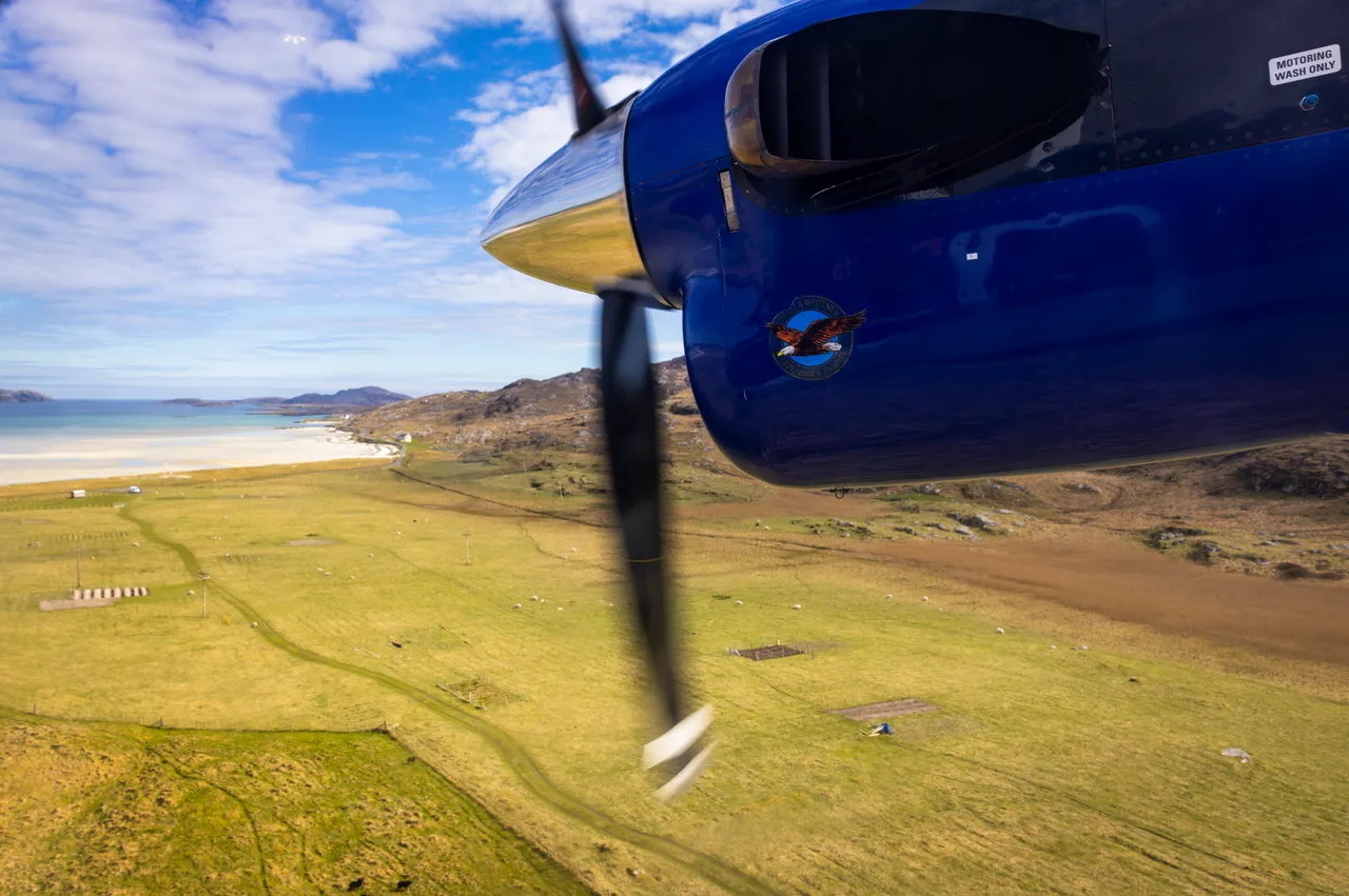 Loganair flight to Barra