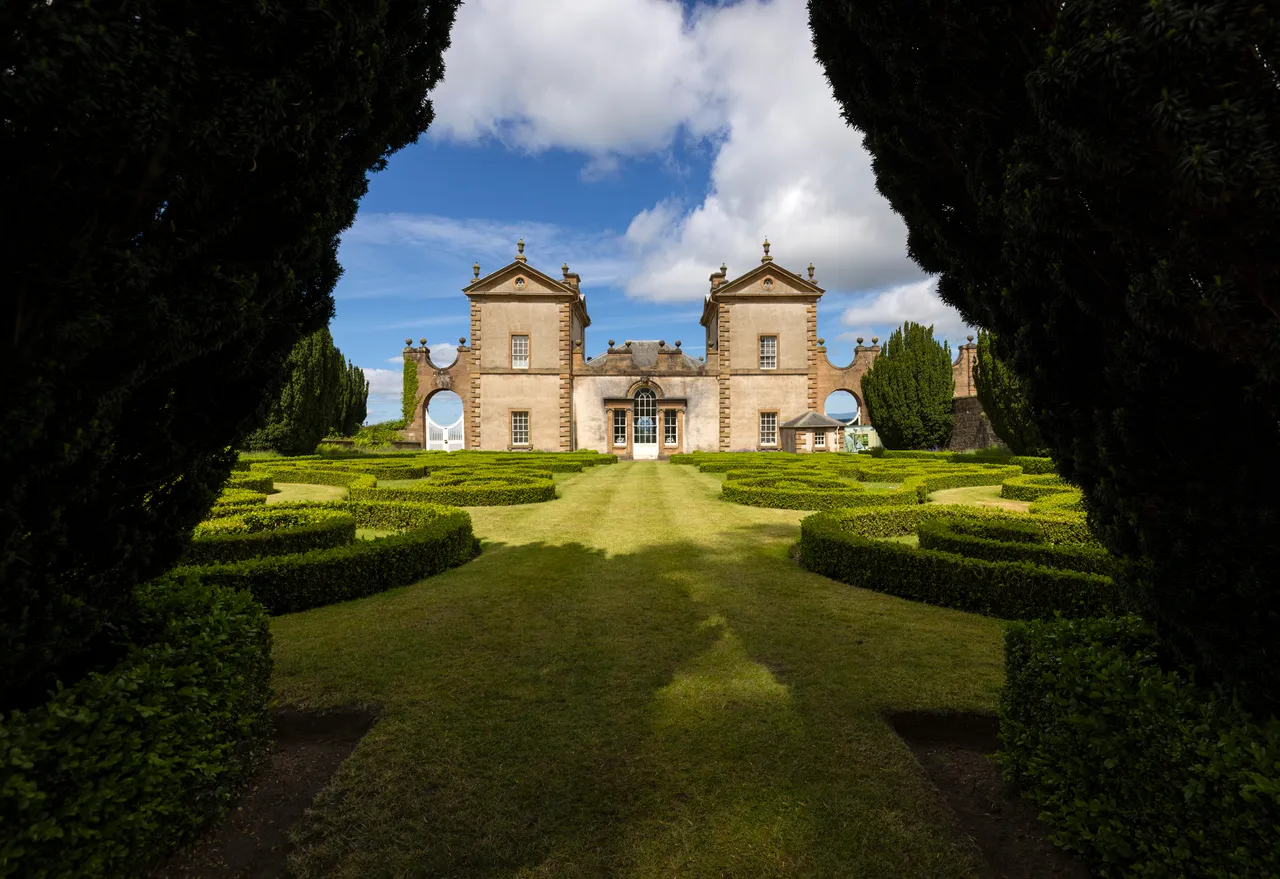 Chatelherault Country Park