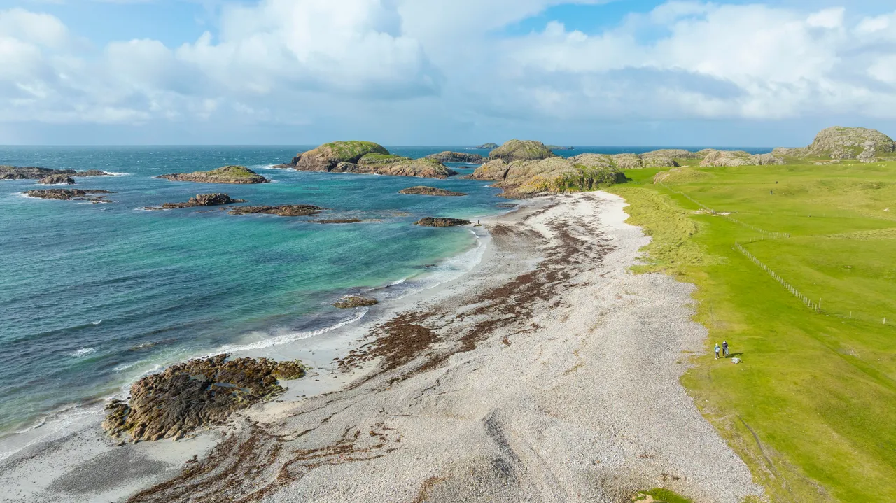 Bay at the back of the ocean on the Isle of Iona