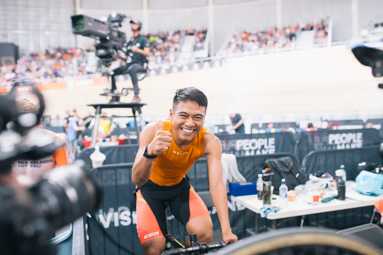 2023 UCI Cycling World Championships - Day 1 - Squiggly Bike TV
