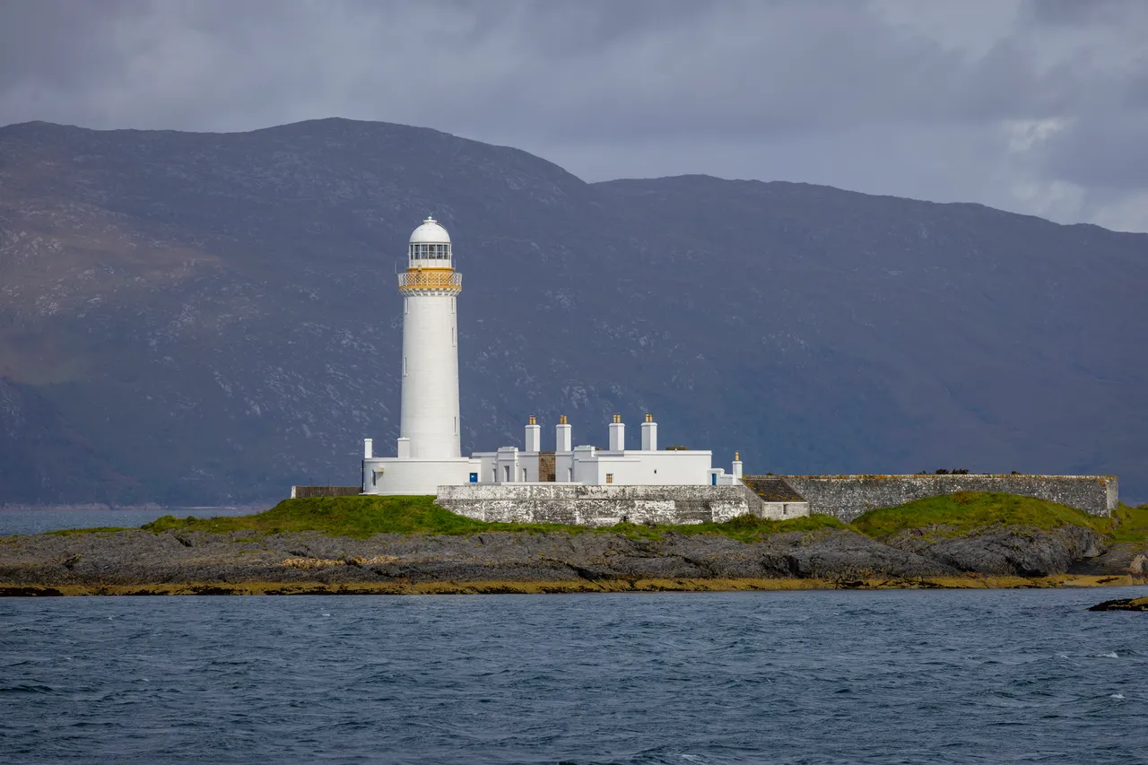 tobermory-lighthouse