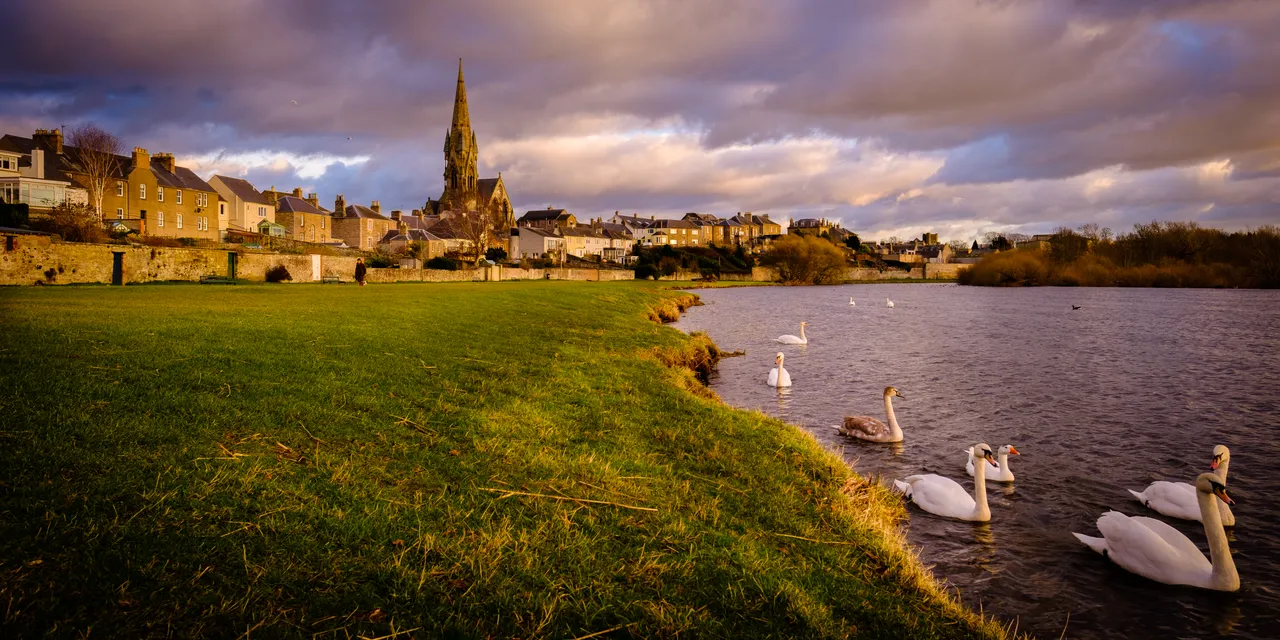 Cobby Riverside Walk